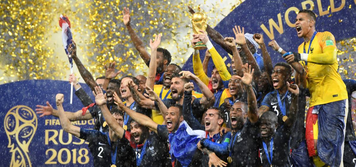 Los jugadores de Francia celebran el triunfo.