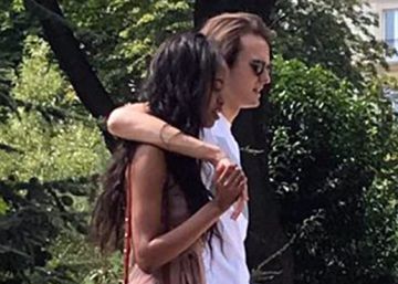 Malia Obama pasea con su novio por París