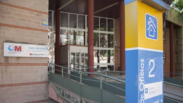 Fachada del centro de salud.