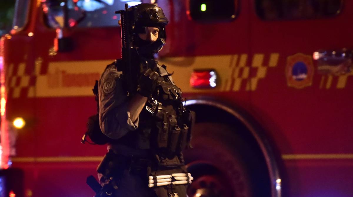 Policía en el lugar del tiroteo.