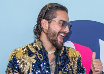 En la cama con siete mujeres: la foto más criticada de Maluma