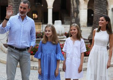 El posado de los Reyes con sus hijas en Mallorca, en imágenes
