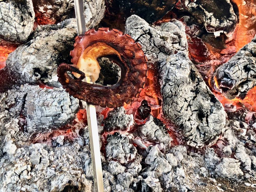 PULPO AL ESPETO CAPEL
