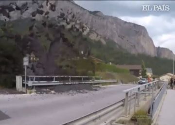 Una gran avalancha de lodo inunda un pueblo de Suiza