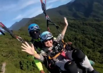 El vuelo en parapente de una nonagenaria en Taiwán