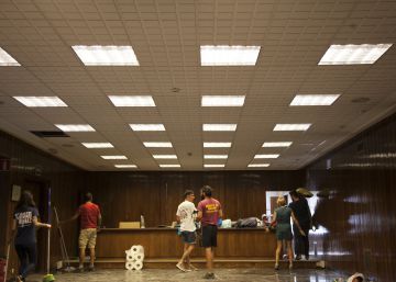 Hogar Social okupa un nuevo edificio en Madrid, en imágenes