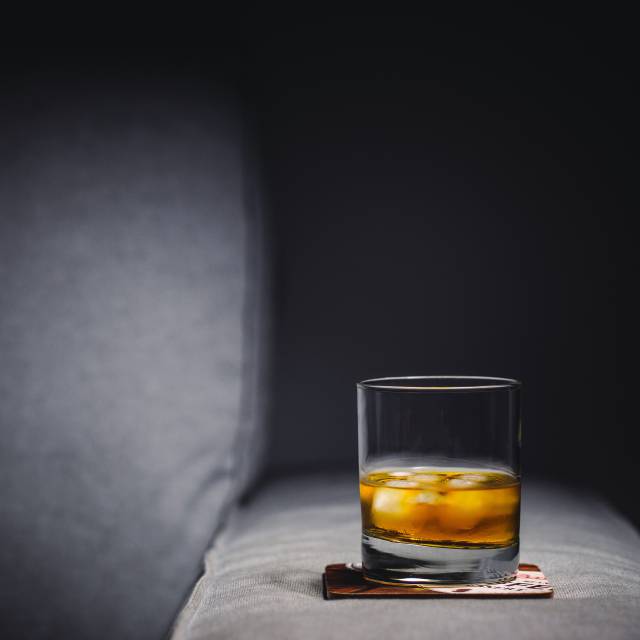 Los hombres detrás de algunos de los whiskis más conocidos del mundo