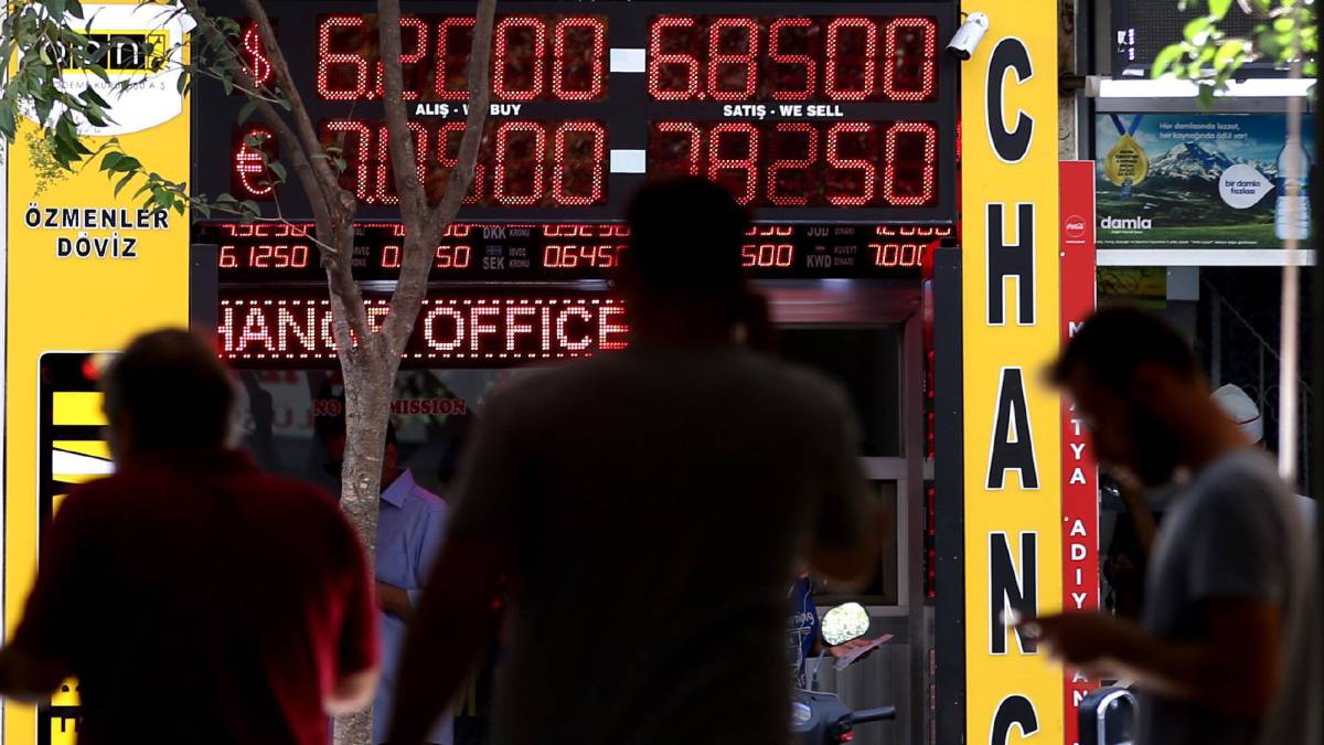 Casa de cambio en Turquía este lunes.