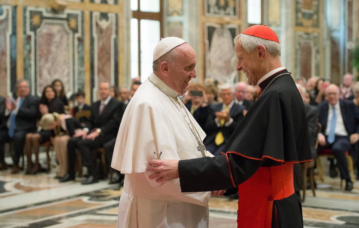 El Papa con el cardenal Wuerl, acusado de encubrir los abusos, en una imagen de archivo.