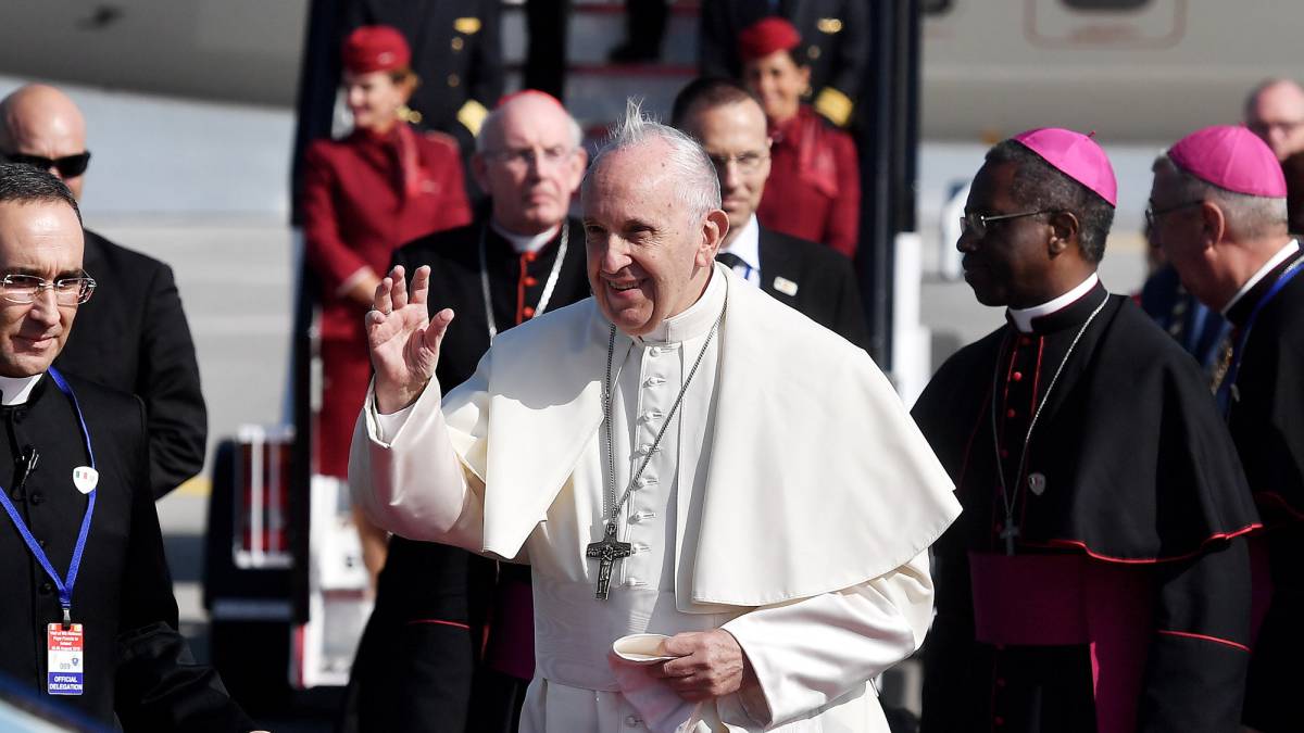 El Papa Francisco en su llegada al aeropuerto de Dublín, Irlanda.