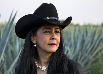 La reina del tequila conquista ‘El País Semanal’