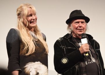 Neil Young y Daryl Hannah se han casado en secreto