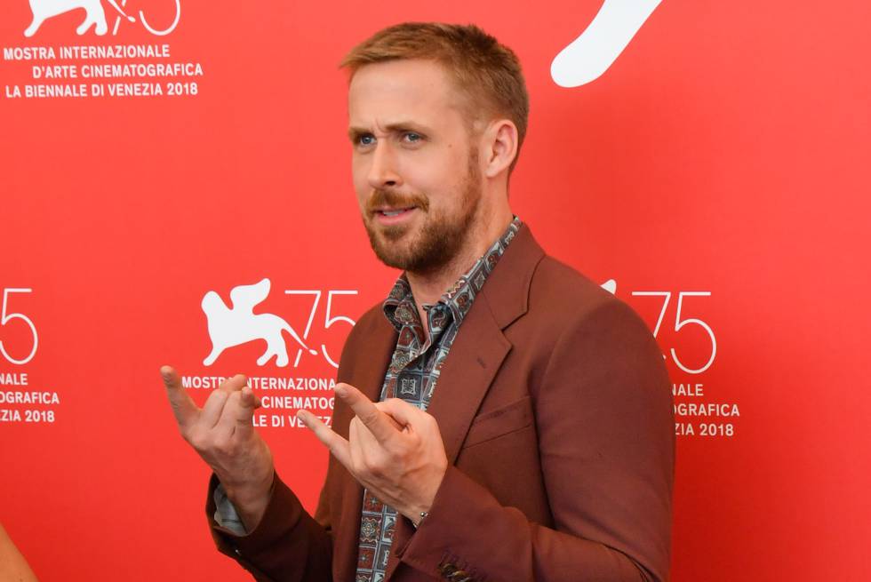 Ryan Gosling en Venecia: cómo ser el rey de la alfombra roja en ocho pasos