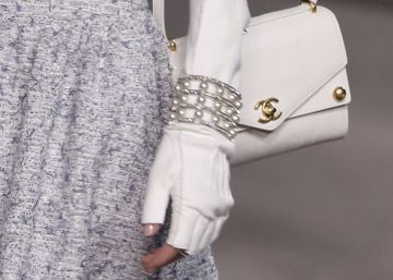 Chanel compra la empresa peletera catalana Colomer