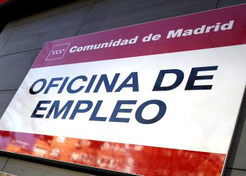 La Autoridad Fiscal denuncia la falta de evaluación de las políticas de recolocación de parados