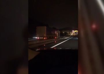 Un camión recorre varios kilómetros de la N-I en dirección contraria