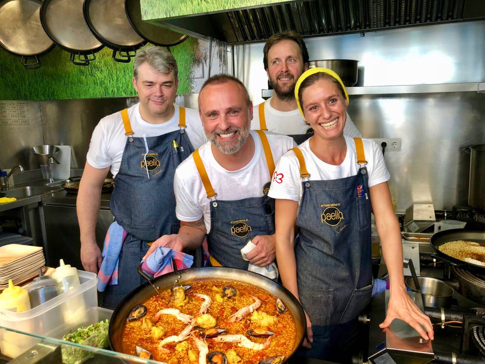 RODRIGO DE LA CALLE CON SU EQUIPO CAPEL