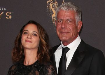 Asia Argento habla por primera vez de Anthony Bourdain: “Él también me engañaba”
