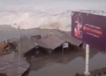 El momento en el que el tsunami golpea la ciudad de Palu, en Indonesia