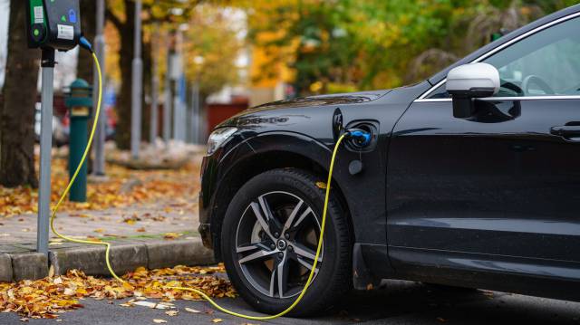 El dato que pone en duda el avance rápido de los coches eléctricos