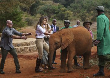 Melania Trump disfruta de Kenia entre crías de elefante y un safari en la sabana