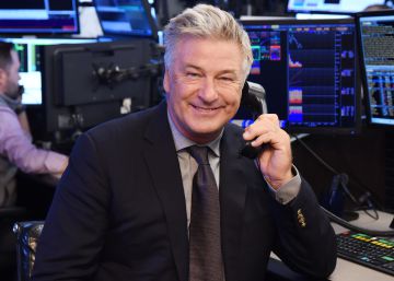 Alec Baldwin se pone serio en televisión Alec Baldwin se pone serio en televisión
