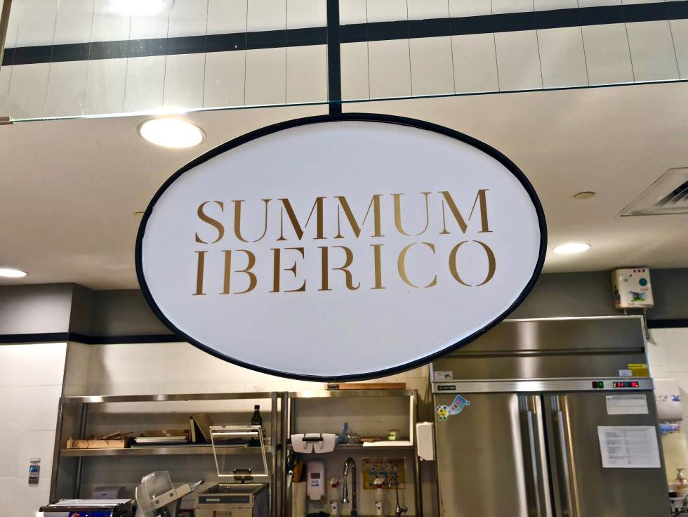 CARTEL DEL PUESTO ESPECIALIZADO EN JAMONES Y CHACINAS IBÉRICAS EN TAIPÉI CAPEL