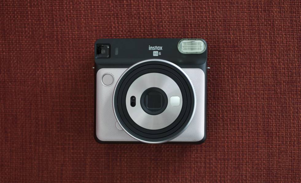 Fujifilm instaxSquare SQ6: vuelta al pasado con una cámara de fotos instantánea y analógica