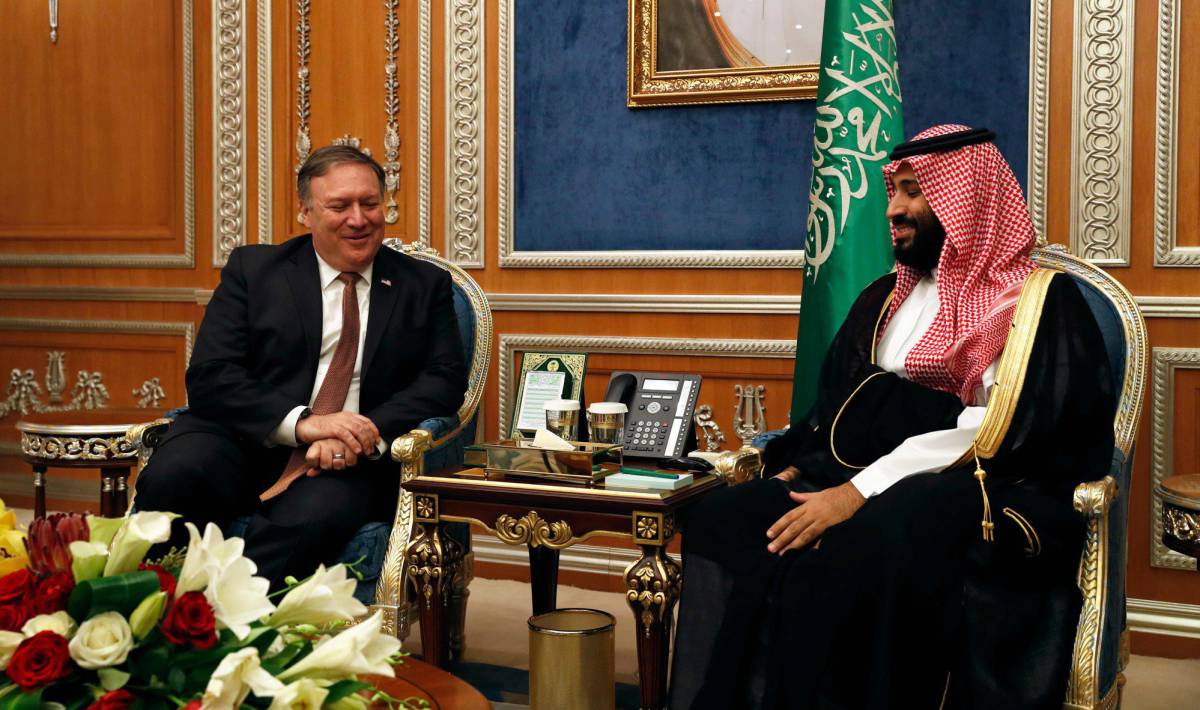 El estadounidense Mike Pompeo se reúne con el rey saudí, este martes en Riad.