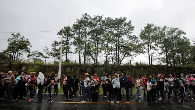 Hondureños antes de llegar a Guatemala.