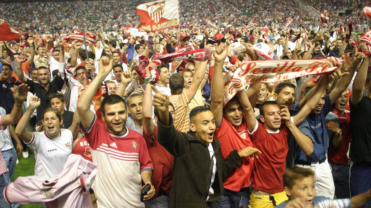 Celebración de aficionados del Sevilla.