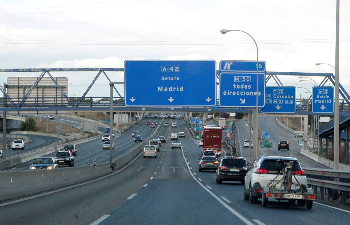 Vista de la carretera de Toledo, en el retorno del puente del Pilar el pasado domingo.