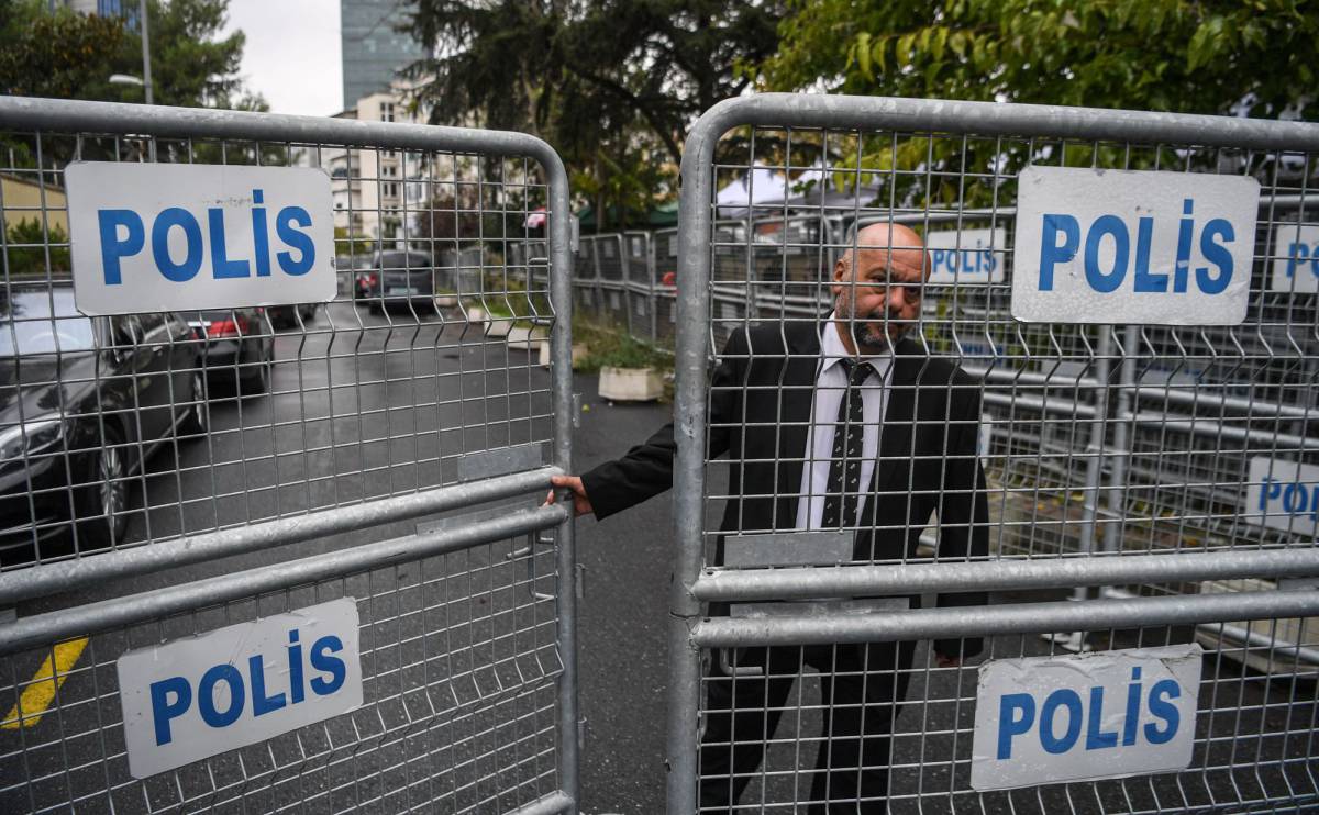 Acceso al consulado saudí en Estambul clausurado por la policía turca.