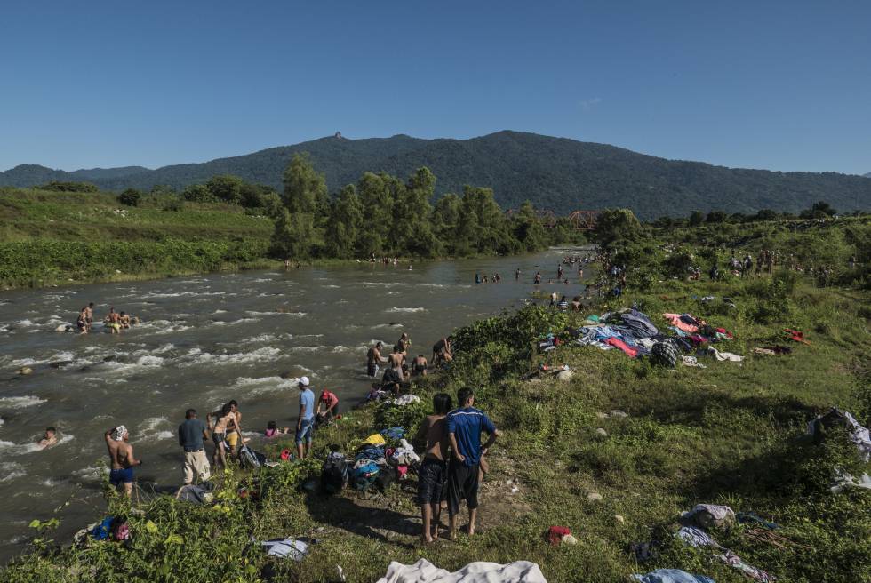 La caravana de migrantes recupera fuerzas