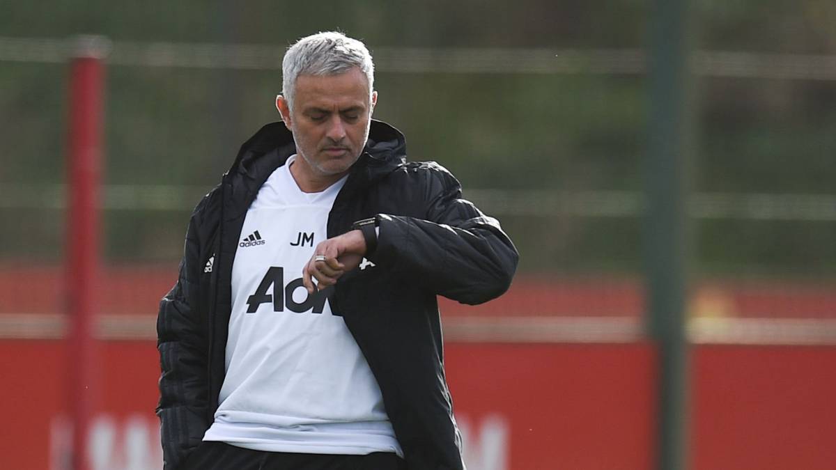 Mourinho, este lunes durante un entrenamiento.
