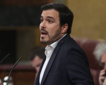 Alberto Garzón speaks in Congress.