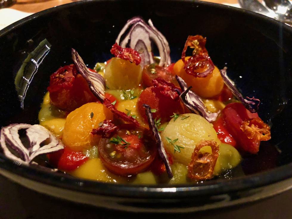 ENSALADA DE TOMATES Y CEBOLLITAS DE LUIS BORLIDO CAPEL