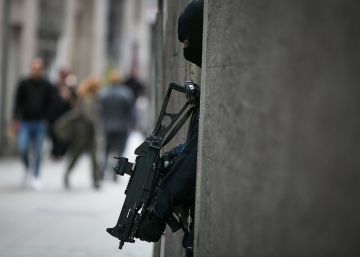 Operació dels Mossos contra el tràfic de drogues amb una quarantena d’escorcolls a l’àrea metropolitana