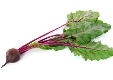 Quatro alimentos que aguçam o cérebro (e outros que põem tudo a perder)