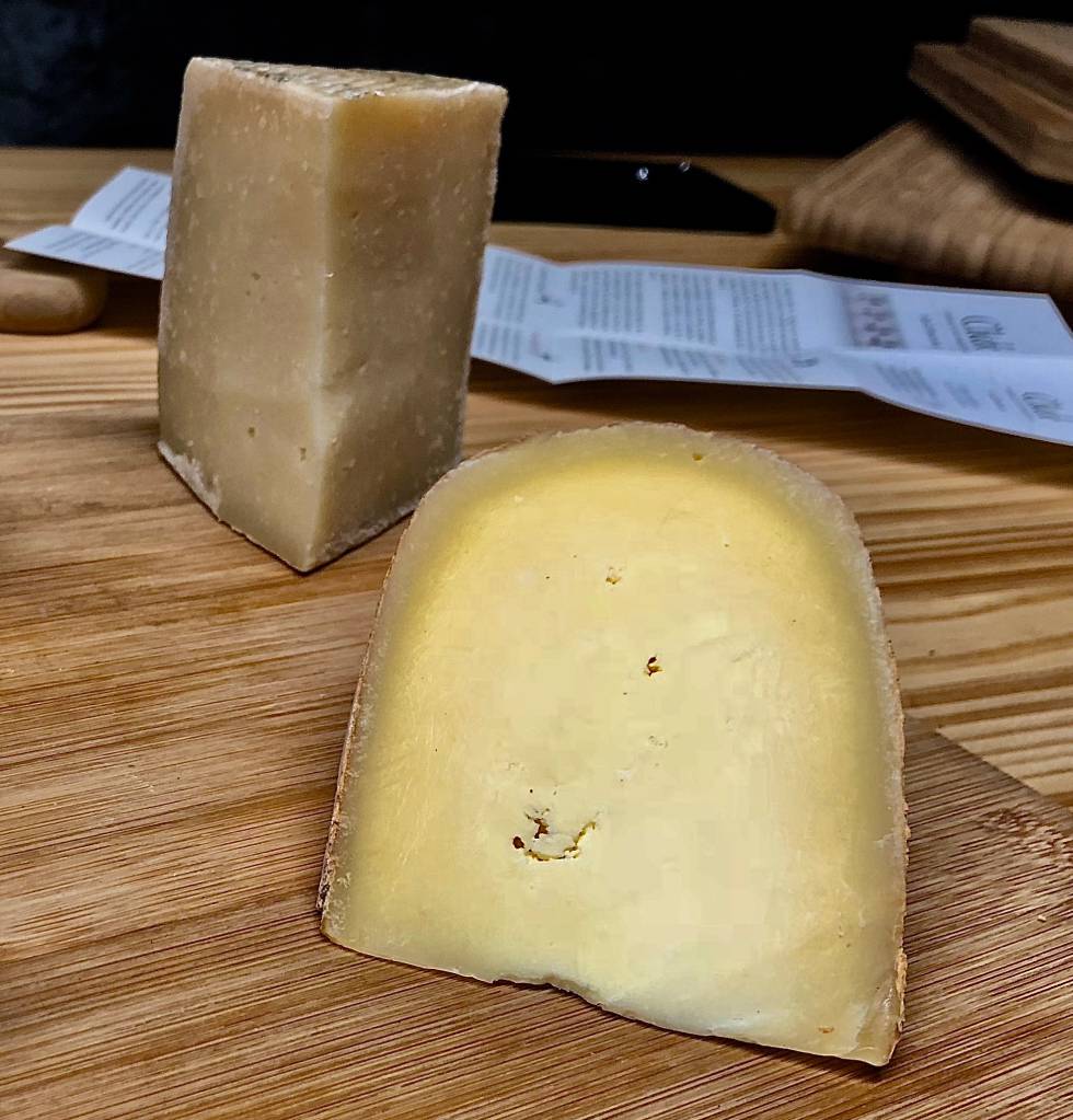 QUESO DE MAHÓN QUE INTERVINO EN LA CATA CAPEL