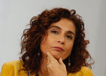 Lo racional es que el impuesto
lo paguen los bancos