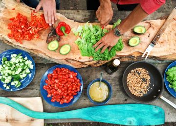 ¿Hay que elegir entre más hidratos o más grasas para comer bien?