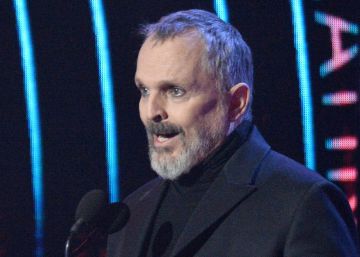 Miguel Bosé reaparece en los Grammy Latinos y despierta la alarma entre sus seguidores