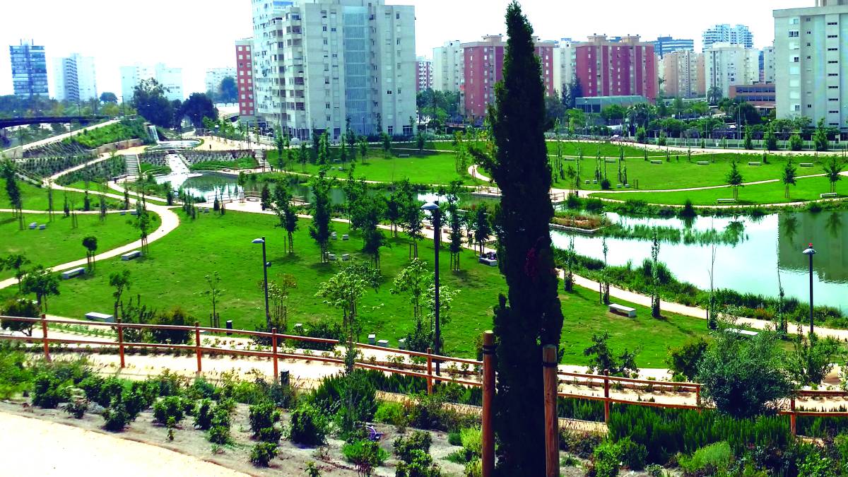 Una urbanización en Alicante que almacena el agua acumulado.