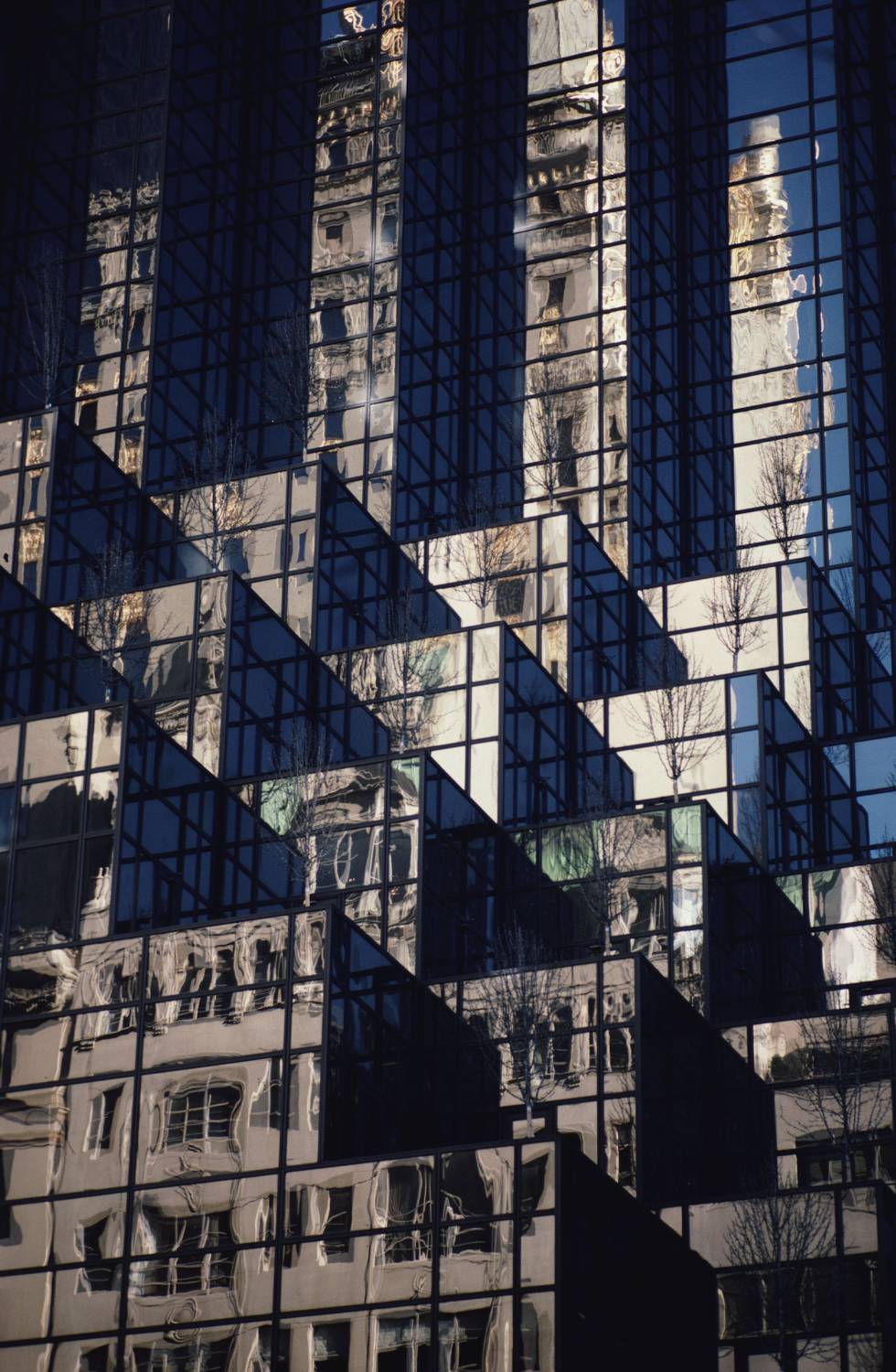 El oro, la fama y la controversia: una breve historia de la Torre Trump