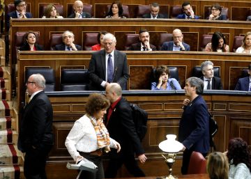El momento del supuesto escupitajo de un diputado de ERC a Borrell