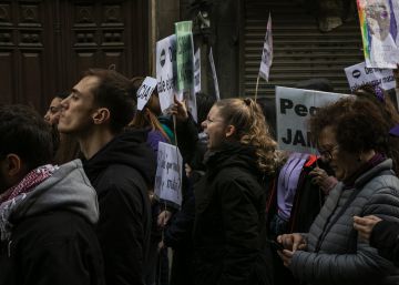 Manifestación con motivo del Día Internacional de la Eliminación de la Violencia contra la Mujer, en imágenes