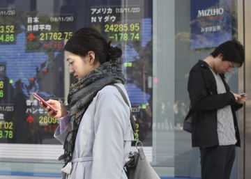 Rodearnos de más gente para estar cada vez más solos