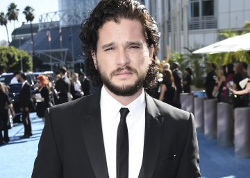 Una modelo acusa de infidelidad a Kit Harington y se publican fotos suyas desnudo