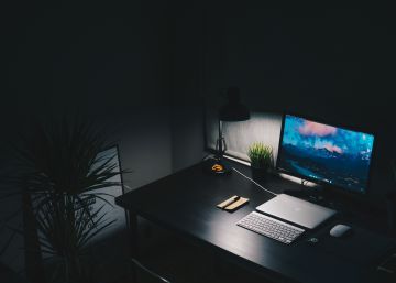 La libertad y la voz de las niñas en Internet está bajo amenaza